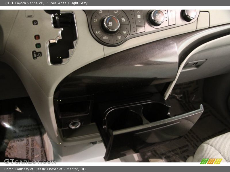 Super White / Light Gray 2011 Toyota Sienna V6