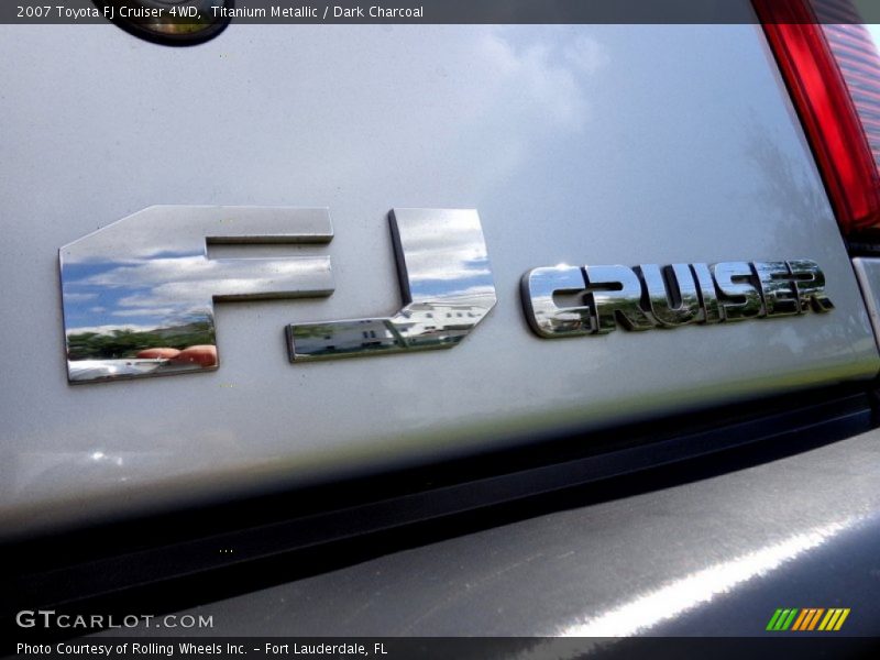 Titanium Metallic / Dark Charcoal 2007 Toyota FJ Cruiser 4WD