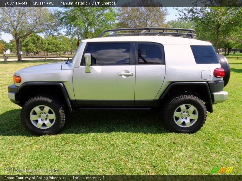 Titanium Metallic / Dark Charcoal 2007 Toyota FJ Cruiser 4WD