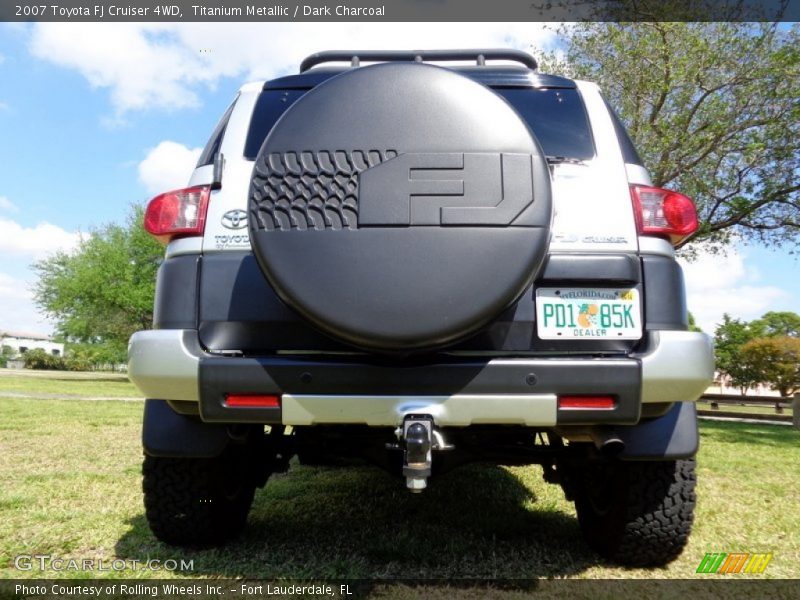 Titanium Metallic / Dark Charcoal 2007 Toyota FJ Cruiser 4WD
