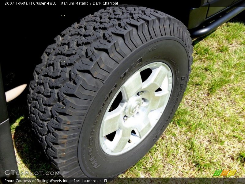 Titanium Metallic / Dark Charcoal 2007 Toyota FJ Cruiser 4WD