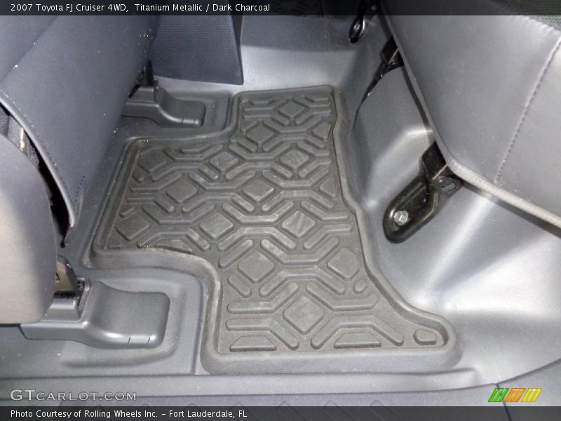 Titanium Metallic / Dark Charcoal 2007 Toyota FJ Cruiser 4WD