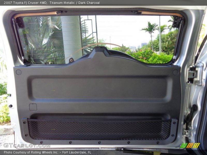 Titanium Metallic / Dark Charcoal 2007 Toyota FJ Cruiser 4WD
