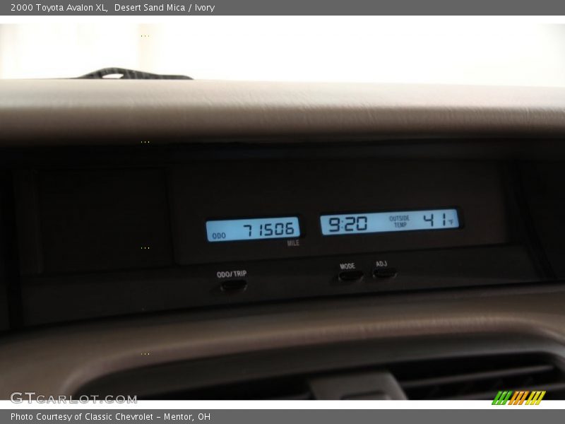 Desert Sand Mica / Ivory 2000 Toyota Avalon XL
