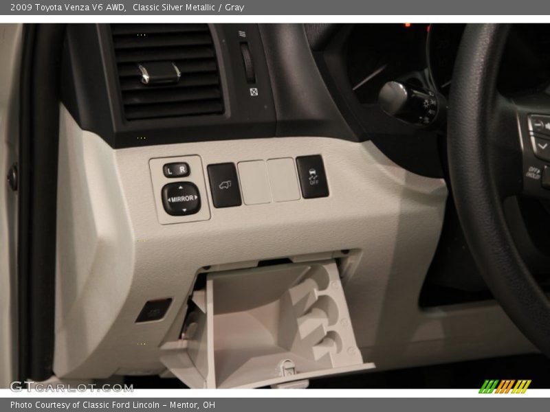 Classic Silver Metallic / Gray 2009 Toyota Venza V6 AWD