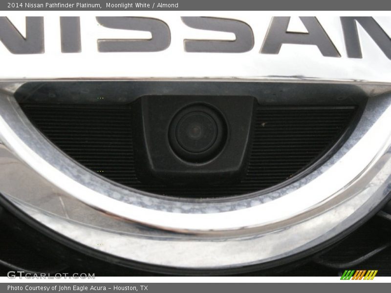 Moonlight White / Almond 2014 Nissan Pathfinder Platinum