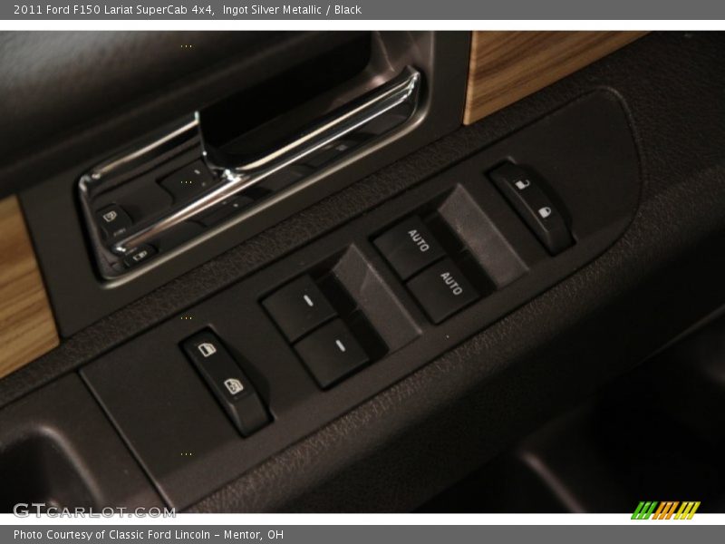 Ingot Silver Metallic / Black 2011 Ford F150 Lariat SuperCab 4x4
