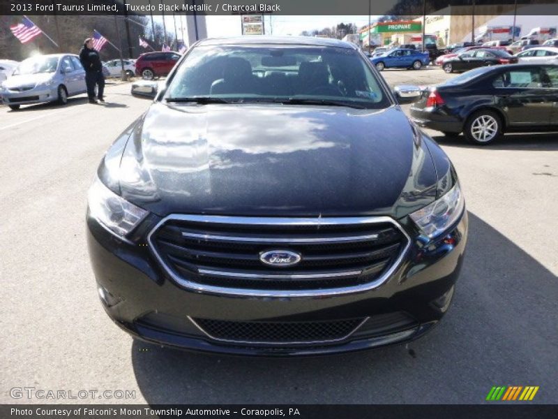 Tuxedo Black Metallic / Charcoal Black 2013 Ford Taurus Limited