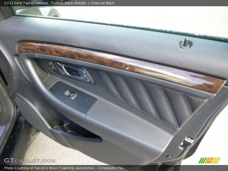 Tuxedo Black Metallic / Charcoal Black 2013 Ford Taurus Limited
