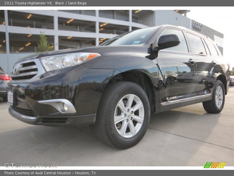 Black / Sand Beige 2011 Toyota Highlander V6