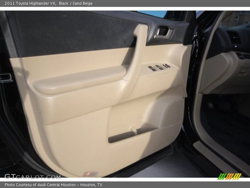 Black / Sand Beige 2011 Toyota Highlander V6