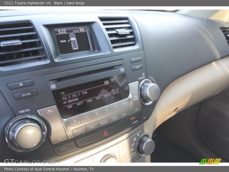 Black / Sand Beige 2011 Toyota Highlander V6