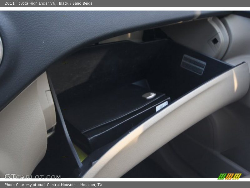 Black / Sand Beige 2011 Toyota Highlander V6