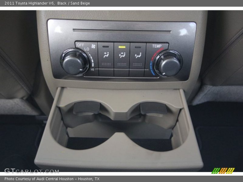 Black / Sand Beige 2011 Toyota Highlander V6