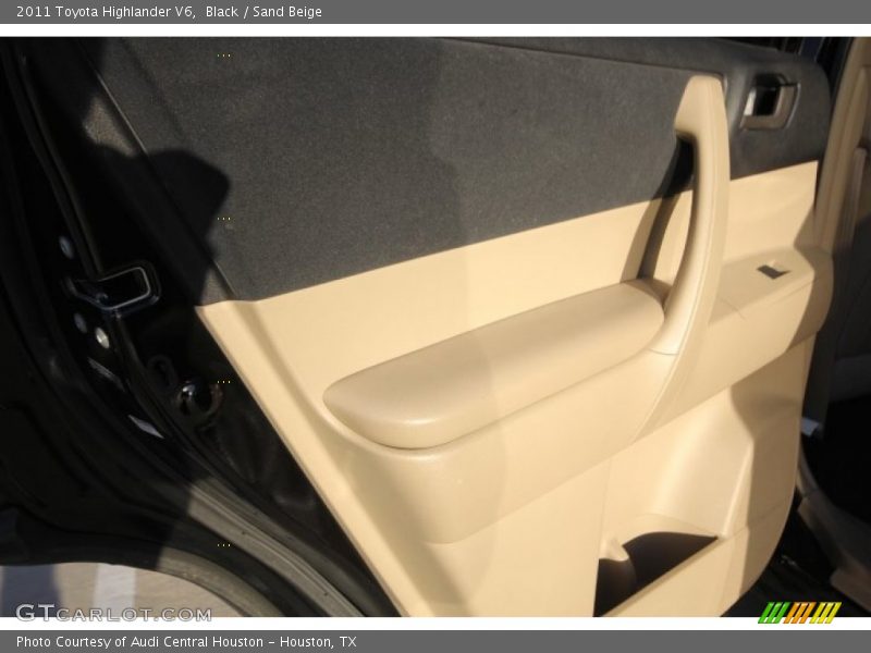 Black / Sand Beige 2011 Toyota Highlander V6