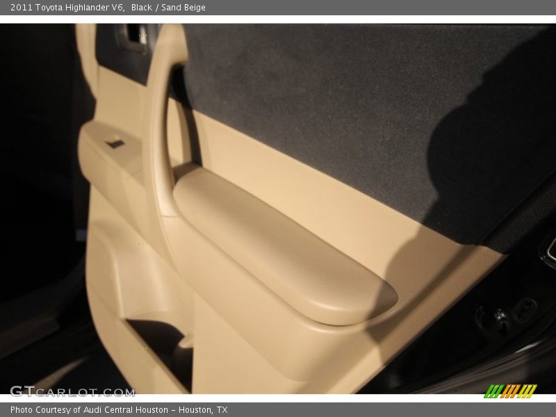 Black / Sand Beige 2011 Toyota Highlander V6