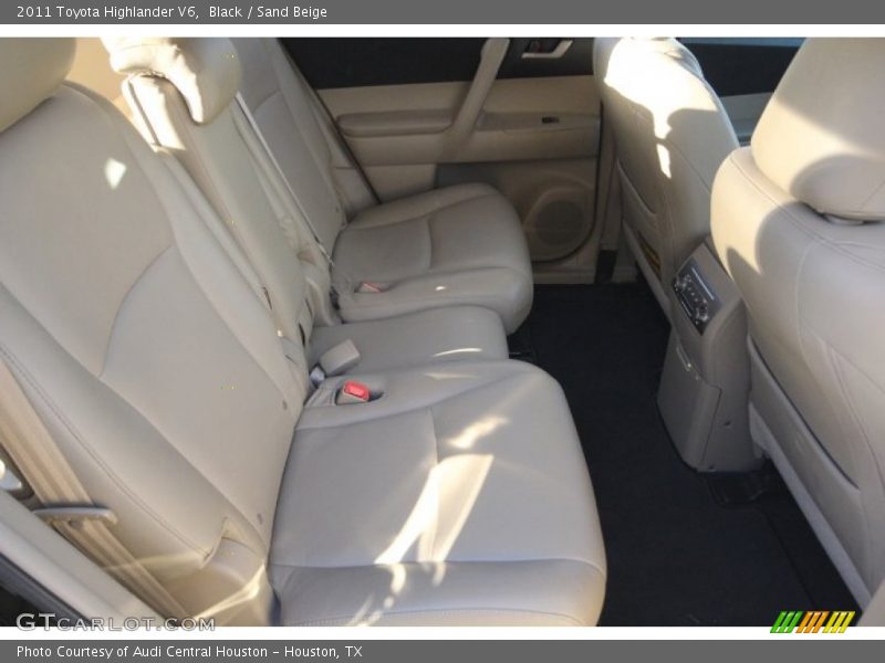 Black / Sand Beige 2011 Toyota Highlander V6
