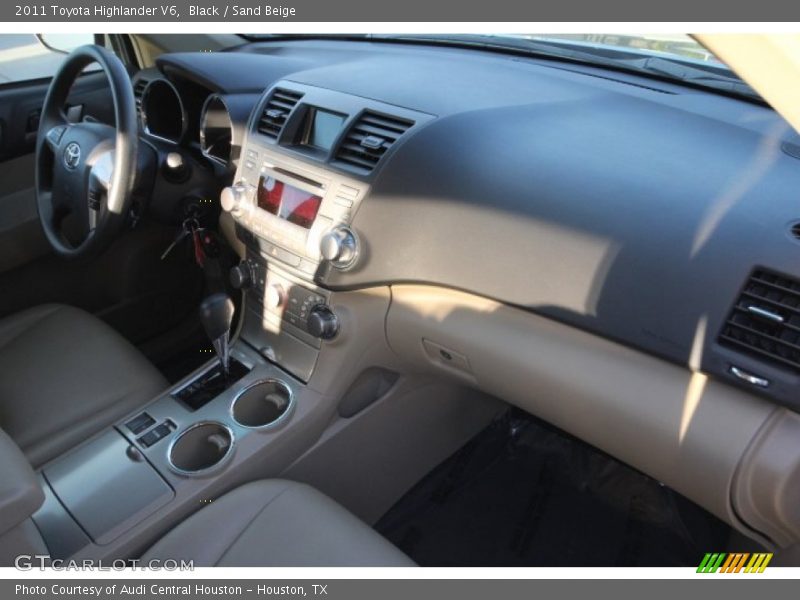 Black / Sand Beige 2011 Toyota Highlander V6