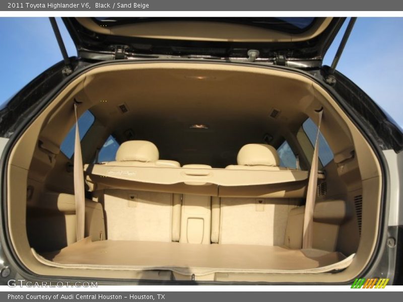 Black / Sand Beige 2011 Toyota Highlander V6