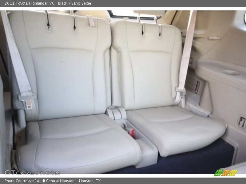 Black / Sand Beige 2011 Toyota Highlander V6