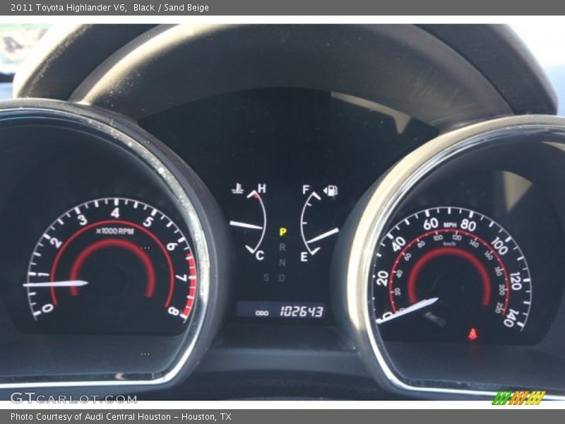 Black / Sand Beige 2011 Toyota Highlander V6