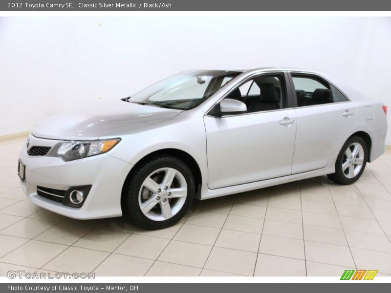 Front 3/4 View of 2012 Camry SE
