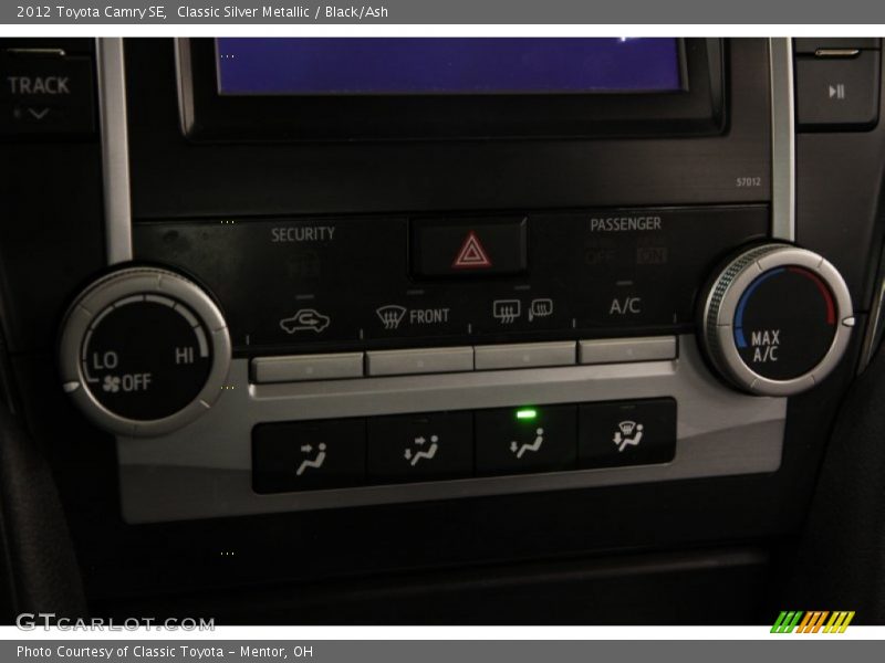 Classic Silver Metallic / Black/Ash 2012 Toyota Camry SE