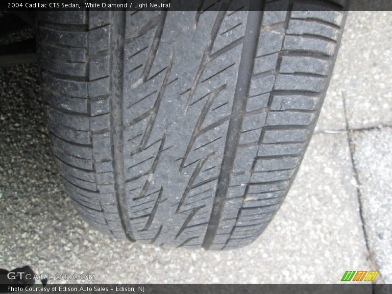 White Diamond / Light Neutral 2004 Cadillac CTS Sedan