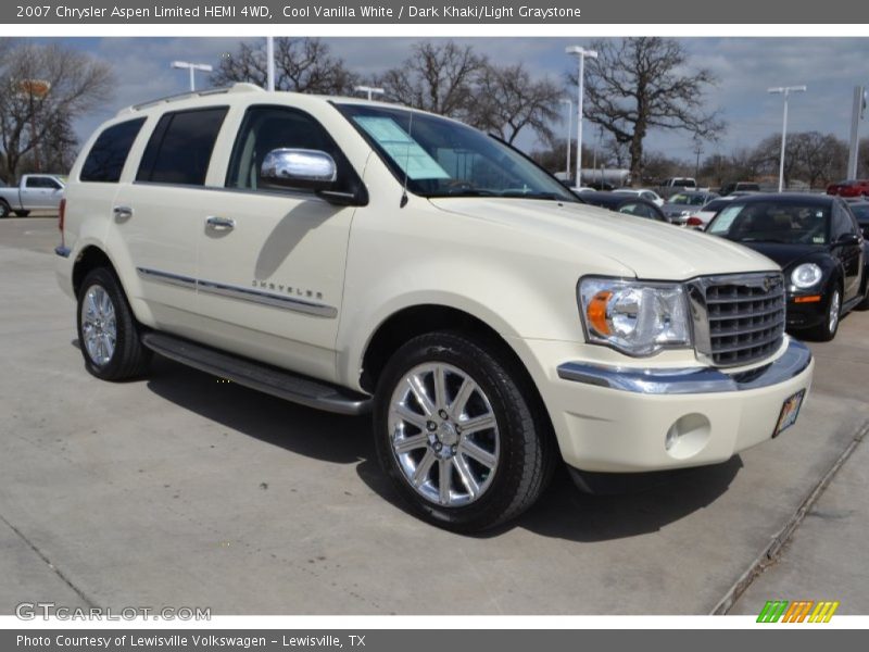 Front 3/4 View of 2007 Aspen Limited HEMI 4WD