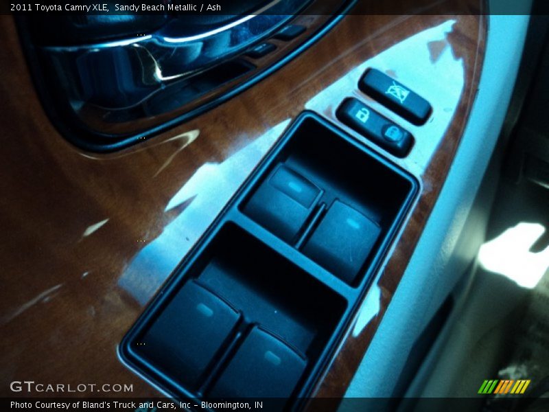 Sandy Beach Metallic / Ash 2011 Toyota Camry XLE