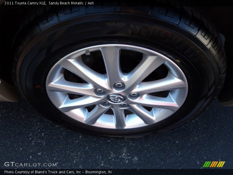 Sandy Beach Metallic / Ash 2011 Toyota Camry XLE