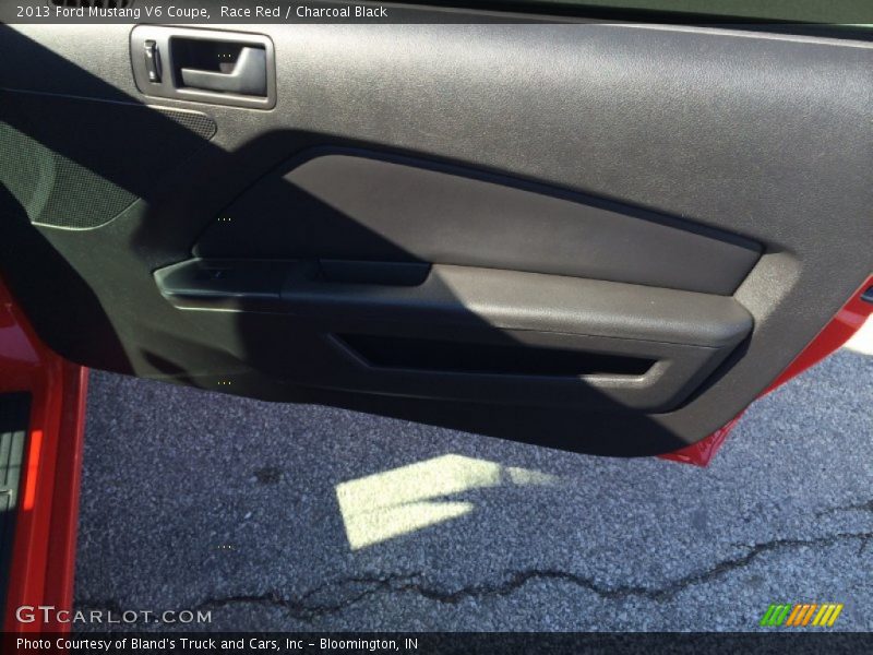 Race Red / Charcoal Black 2013 Ford Mustang V6 Coupe