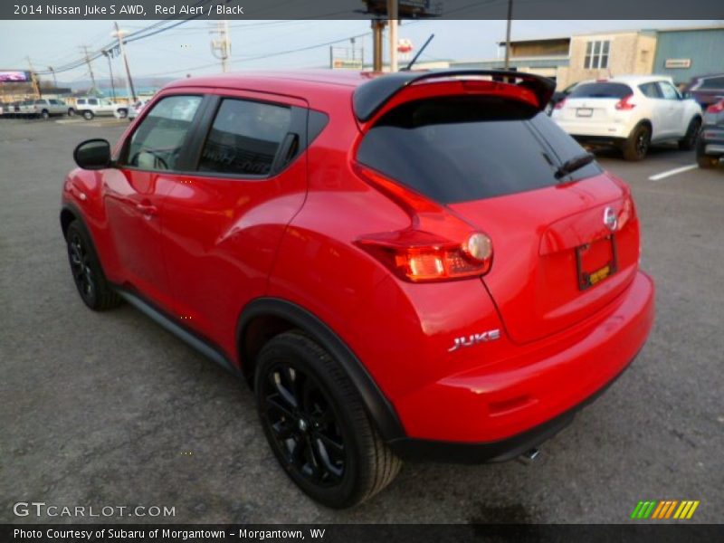 Red Alert / Black 2014 Nissan Juke S AWD