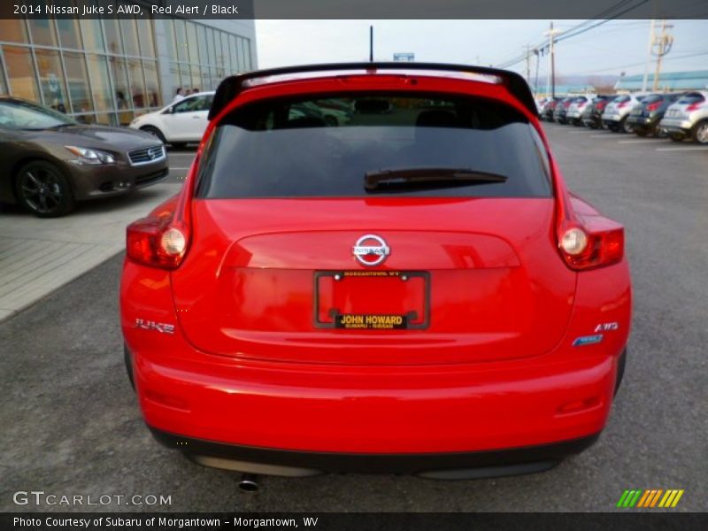 Red Alert / Black 2014 Nissan Juke S AWD