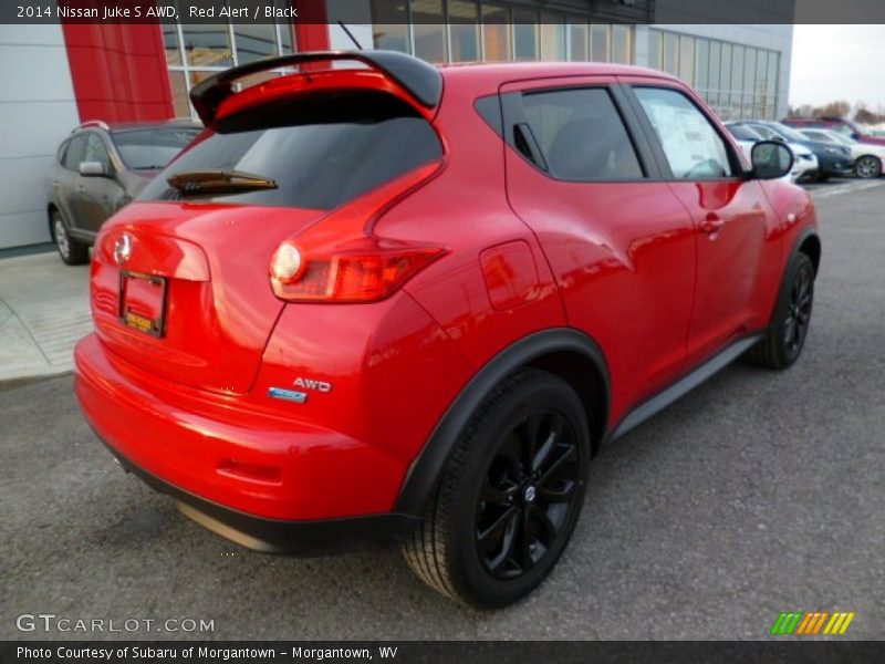 Red Alert / Black 2014 Nissan Juke S AWD