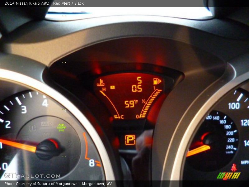 Red Alert / Black 2014 Nissan Juke S AWD