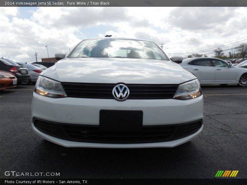 Pure White / Titan Black 2014 Volkswagen Jetta SE Sedan