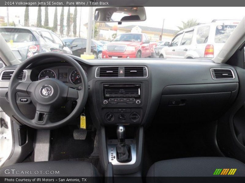 Pure White / Titan Black 2014 Volkswagen Jetta SE Sedan