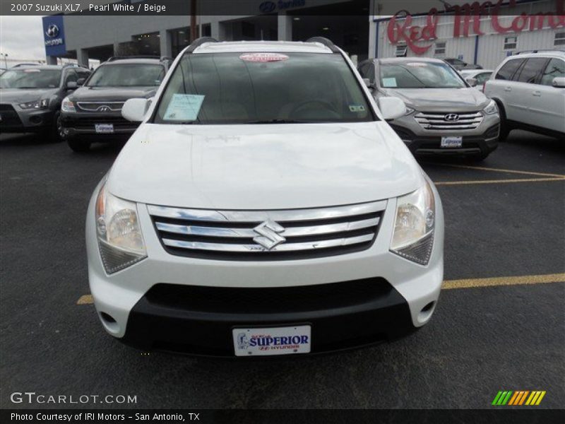 Pearl White / Beige 2007 Suzuki XL7
