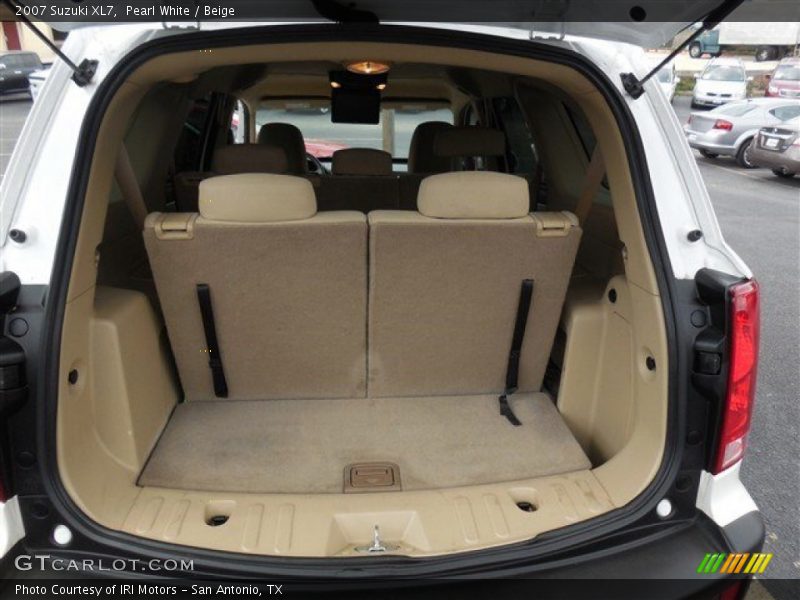 Pearl White / Beige 2007 Suzuki XL7