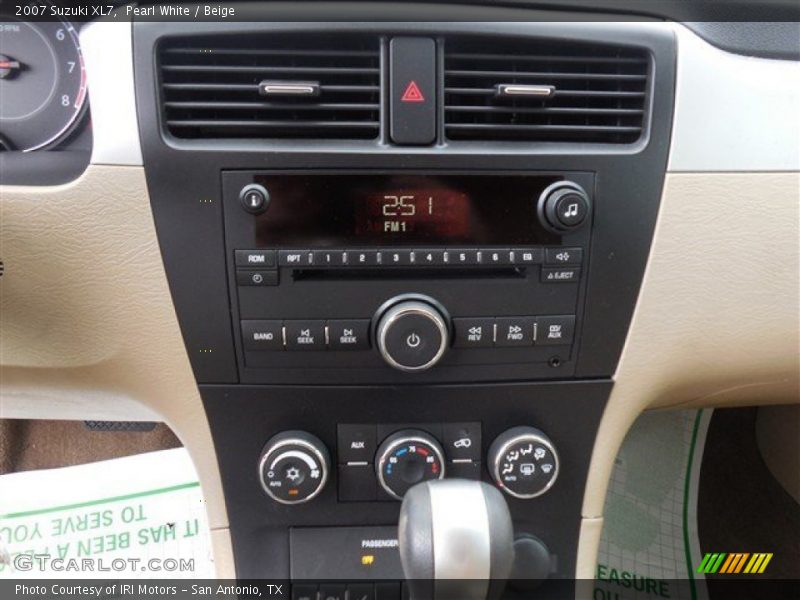 Pearl White / Beige 2007 Suzuki XL7