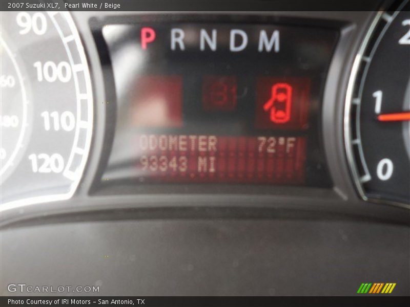 Pearl White / Beige 2007 Suzuki XL7