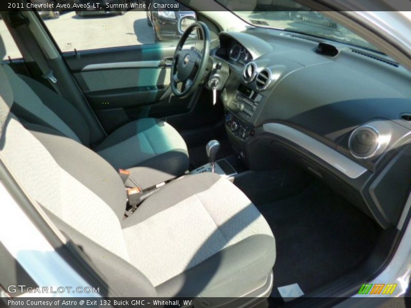 Summit White / Charcoal 2011 Chevrolet Aveo Aveo5 LT