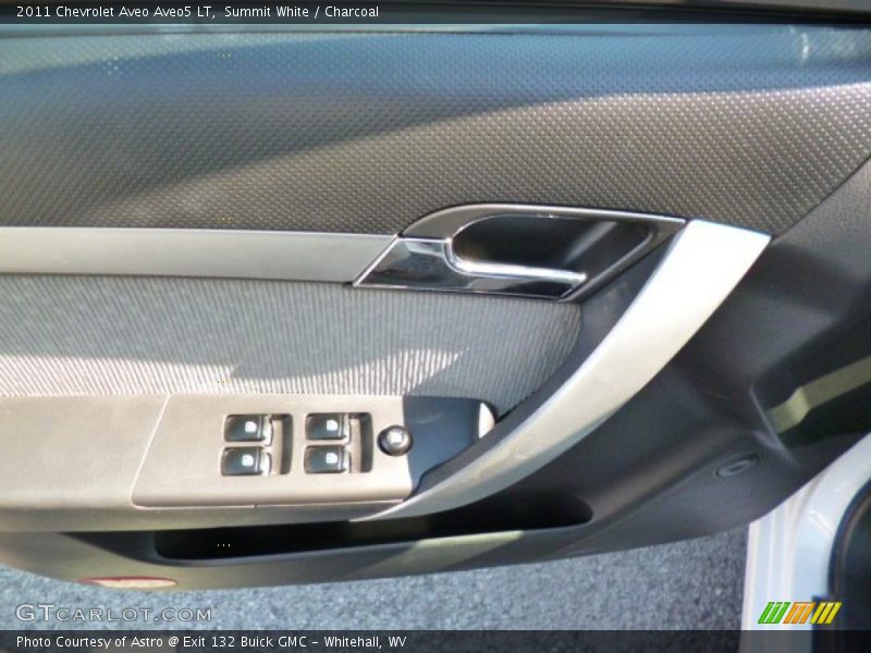 Summit White / Charcoal 2011 Chevrolet Aveo Aveo5 LT