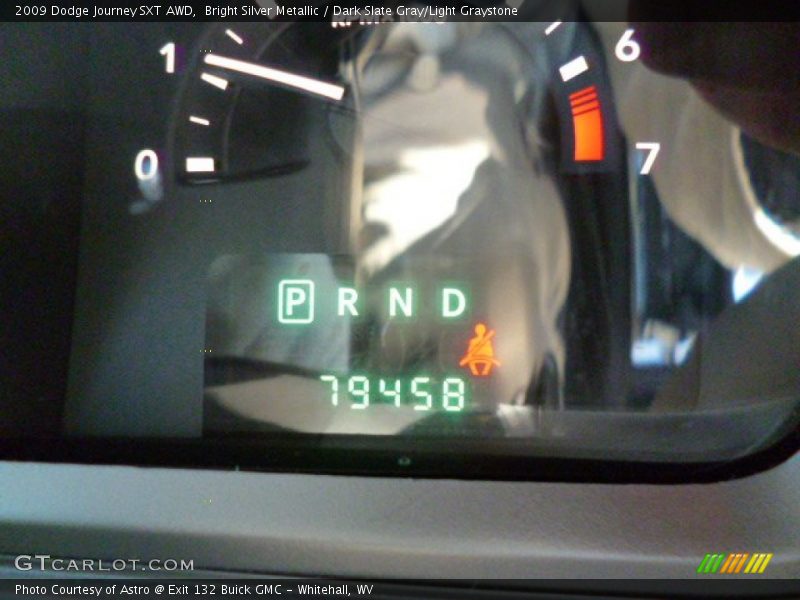 Bright Silver Metallic / Dark Slate Gray/Light Graystone 2009 Dodge Journey SXT AWD
