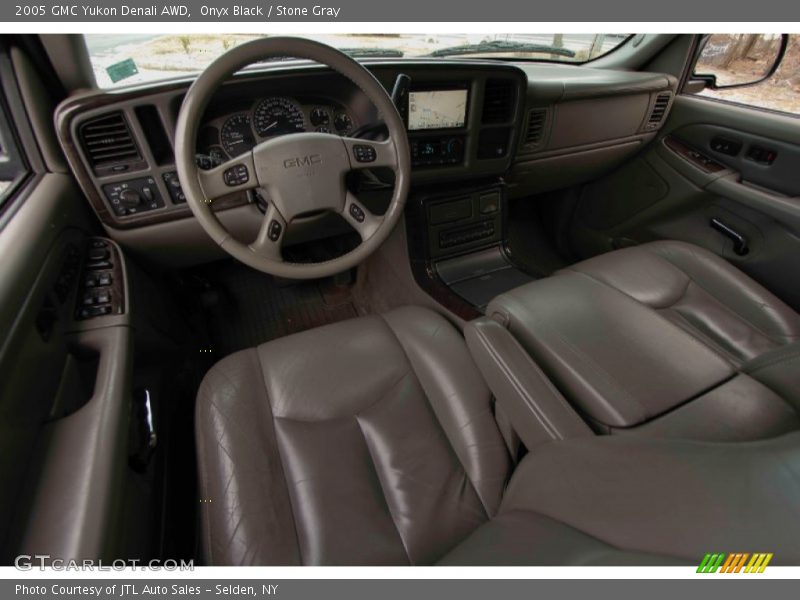 Onyx Black / Stone Gray 2005 GMC Yukon Denali AWD