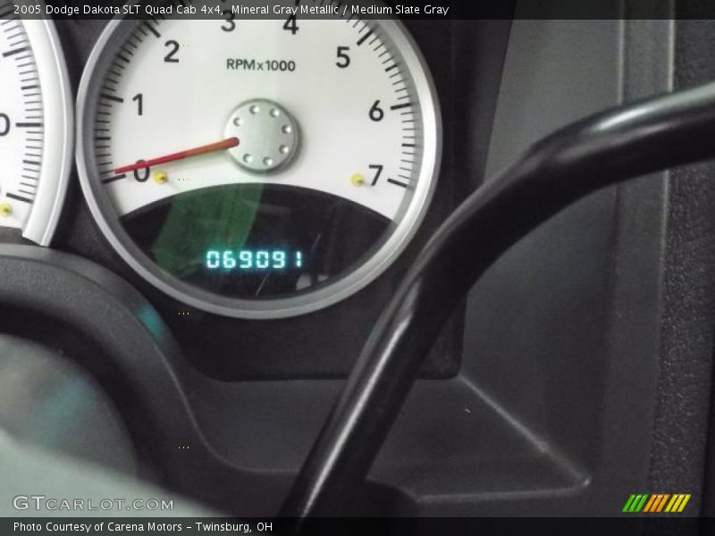 Mineral Gray Metallic / Medium Slate Gray 2005 Dodge Dakota SLT Quad Cab 4x4