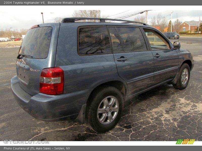 Bluestone Metallic / Ivory 2004 Toyota Highlander V6