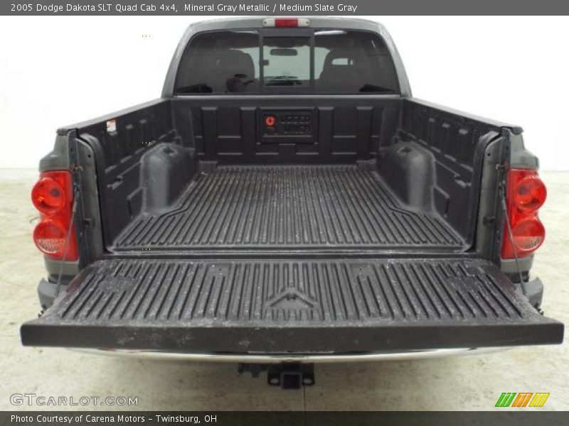 Mineral Gray Metallic / Medium Slate Gray 2005 Dodge Dakota SLT Quad Cab 4x4