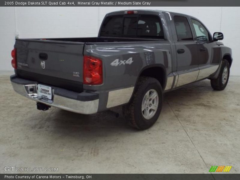 Mineral Gray Metallic / Medium Slate Gray 2005 Dodge Dakota SLT Quad Cab 4x4